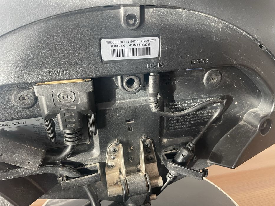 Monitor 19” LG L1960TQ preto