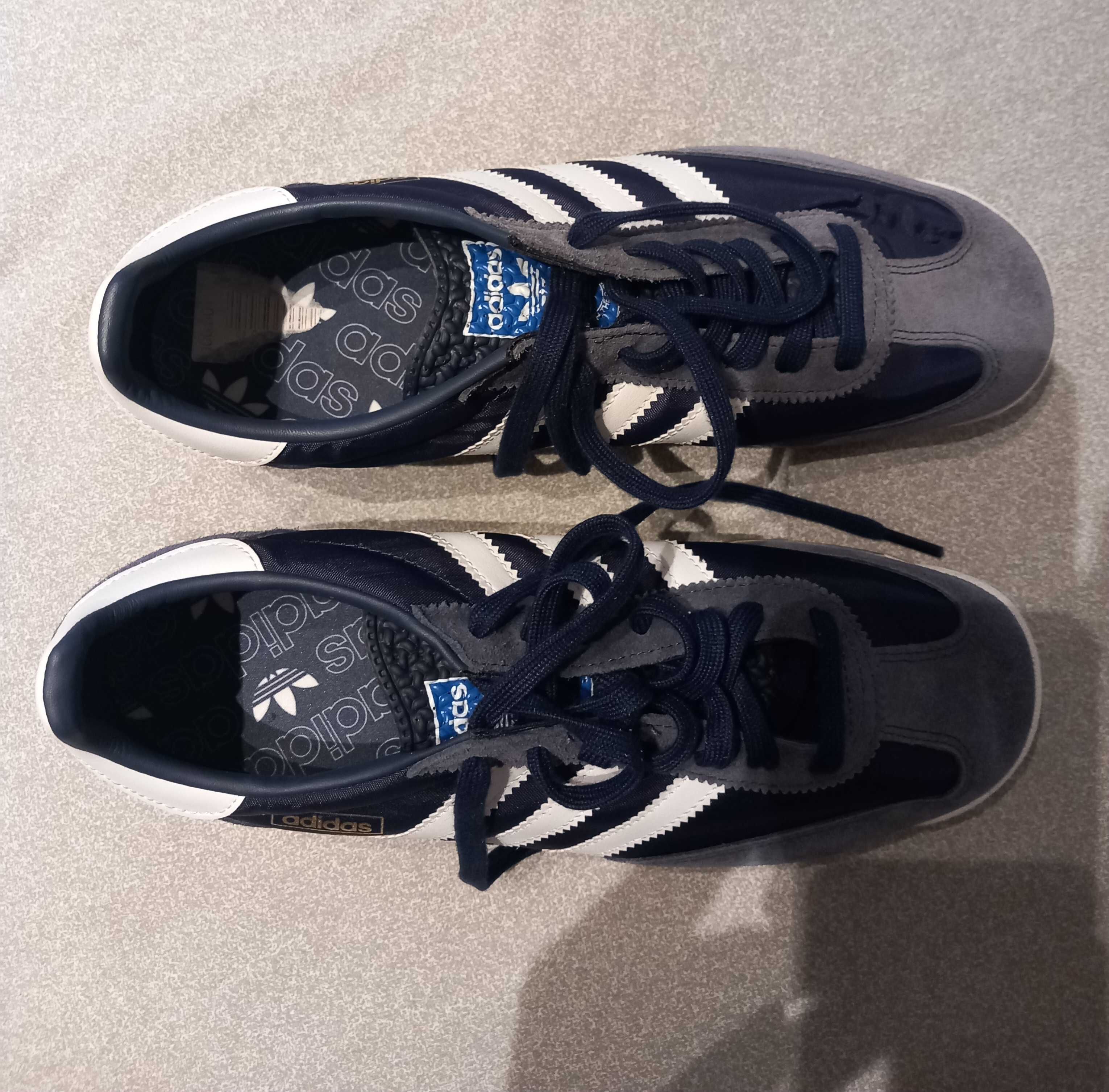 Ténis Adidas - 42