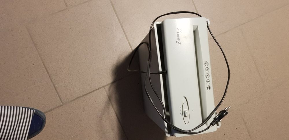 Niszczarka do papieru firmy Shred