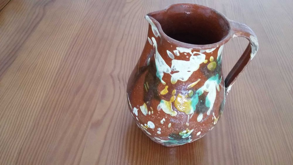 Jarro antigo  de barro pintado artesanal