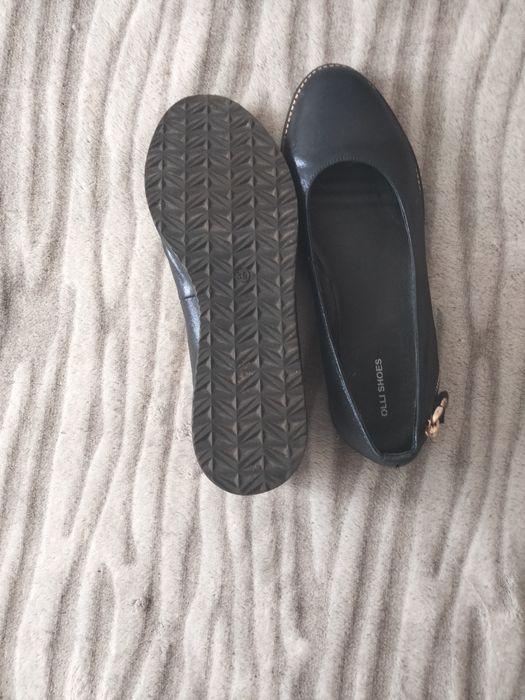 Продам туфельки из натуральной кожи р-р 38