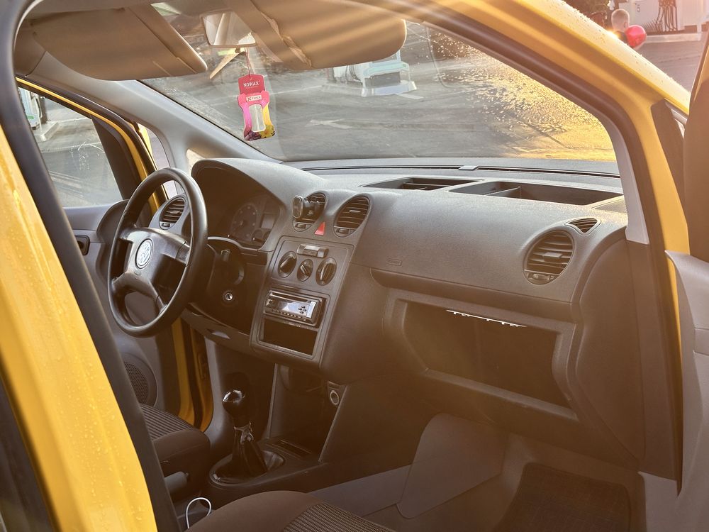 Продам Volkswagen Caddy 2005 рік