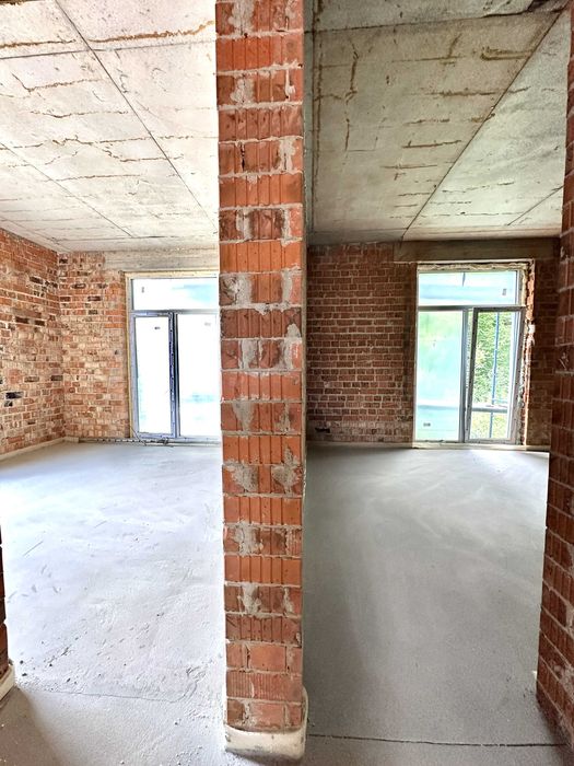 Продаж котеджів з сонячними панелями у смт.Брюховичі.