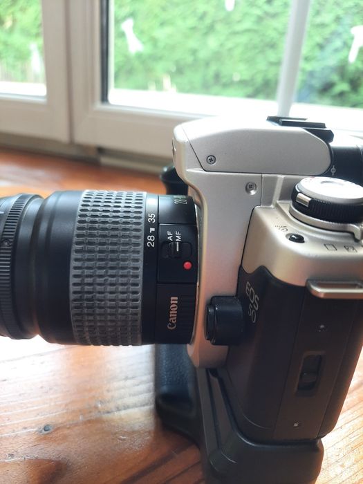 Aparat analogowy canon E0S50 + obiektyw canon 28-80mm