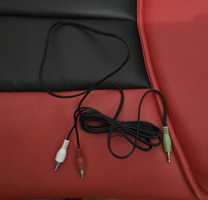 Cadeira com colunas ( ler descrição )