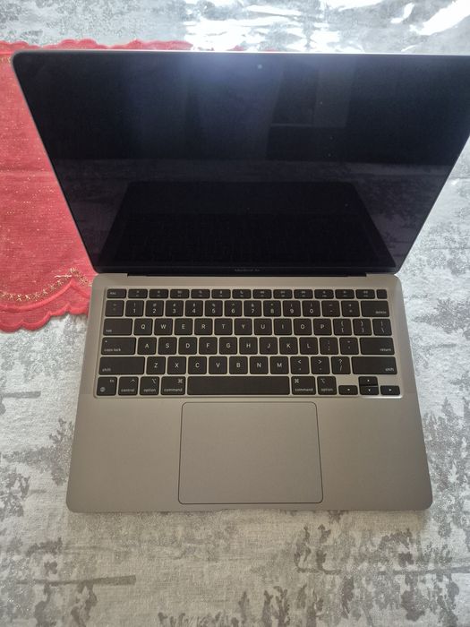 Notebook Apple MacBook Air,  M1 8GB ram, 13,3"