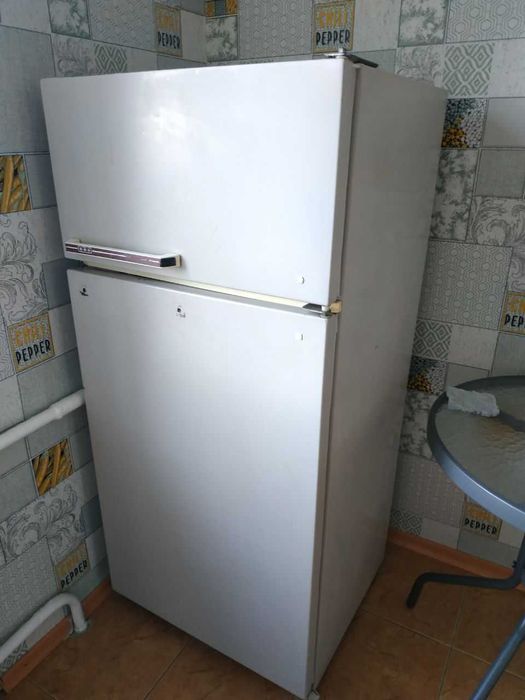 Продам двокамерний холодильник(Робочий), Юрюзань.
