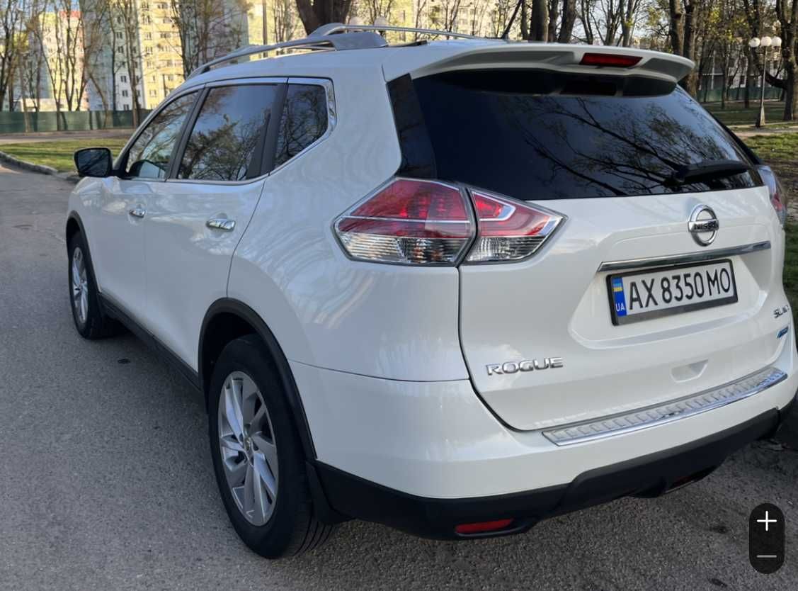 Nissan Rogue  SL AWD .Стоит газ. Максимальная комплектация.