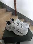 Biały^wstępny^NewBalanceNB530^UnisexTrampki Roz.36