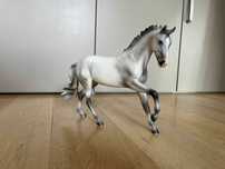 Breyer Traditional 1:9 Catch Me