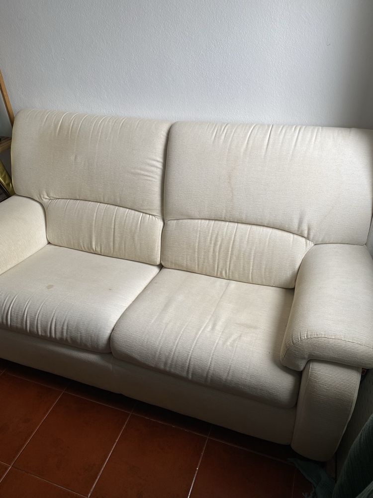 Sofá bege (sofá-cama)
