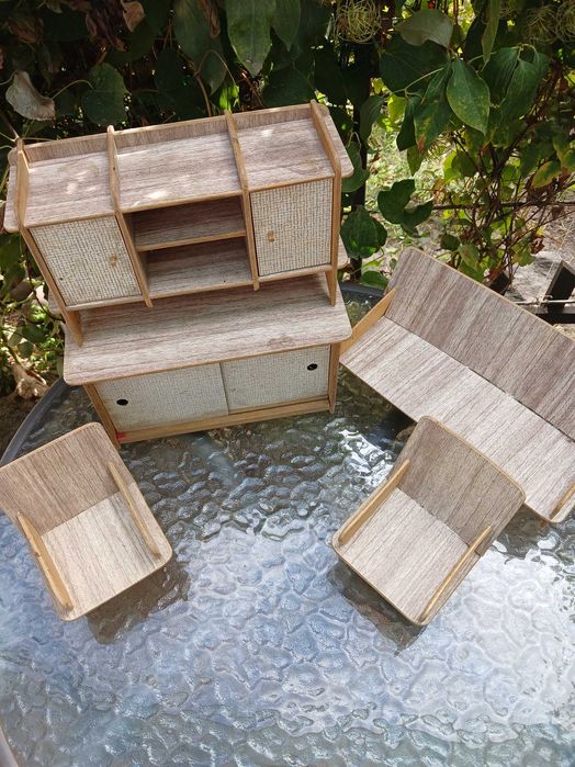 Іграшкові меблі для ляльок