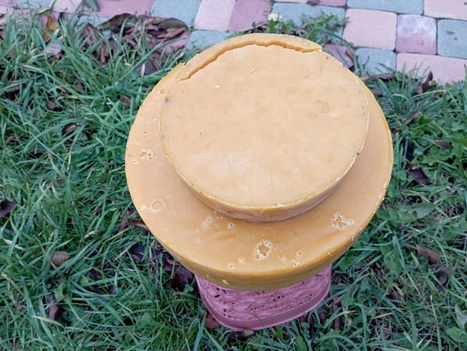 Продам віск бджолиний