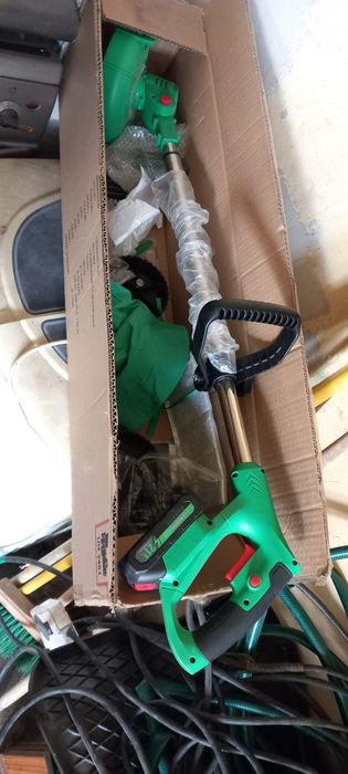 Podkaszarka akumulatorowa raz użyta pełny zestaw