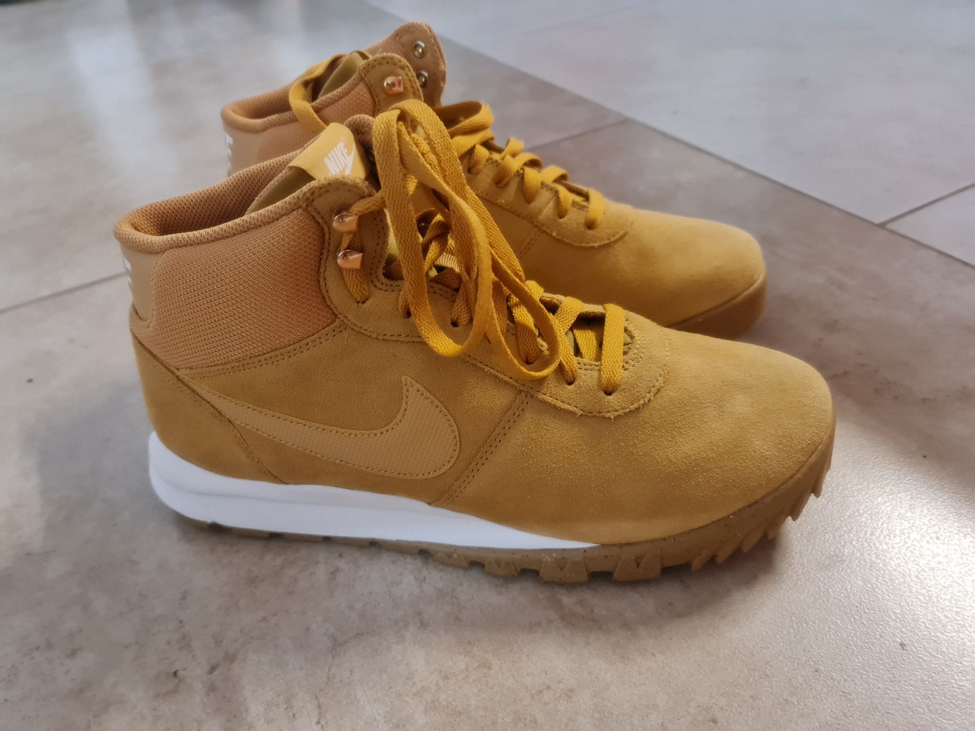Продаю чоловічі спортивні ботинки Nike розмір.45.5