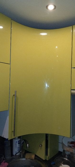 Продам угловой шкафчик