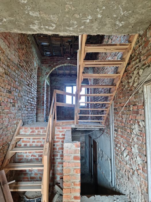 Продам будинок 180 кв. з  ділянкою 25сот по ціні квартири.