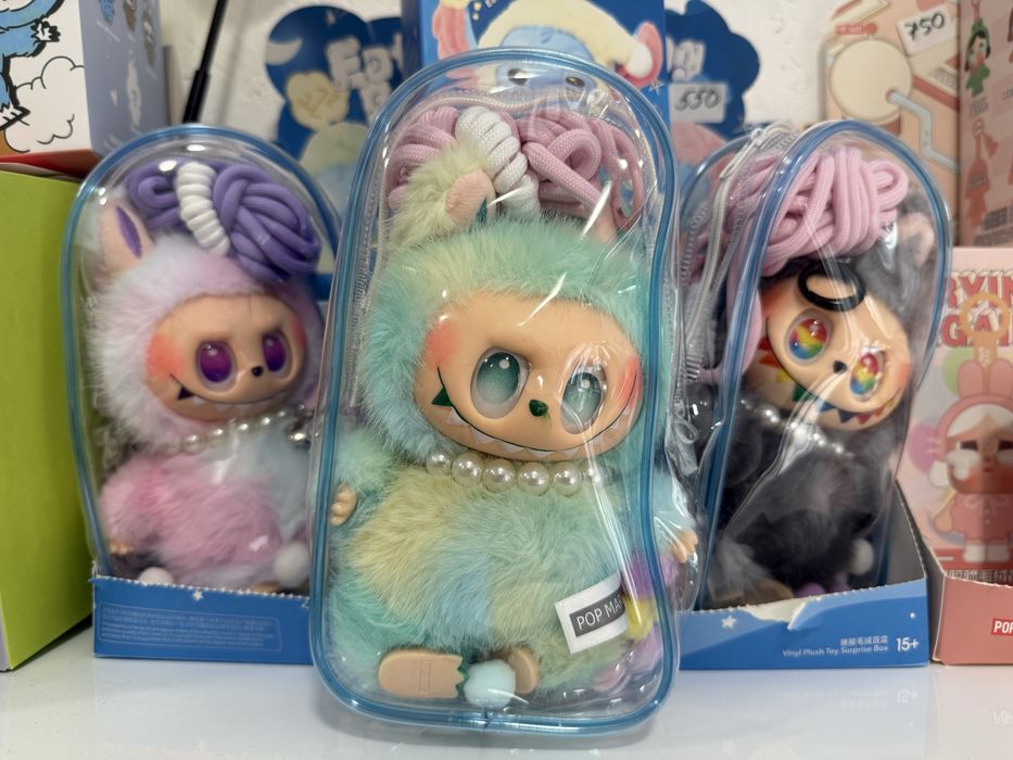 Лабубу в сумці,довгий ланцюжок