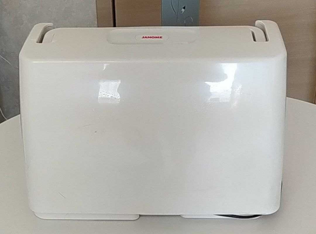 Швейная машинка Janome 2325 QC