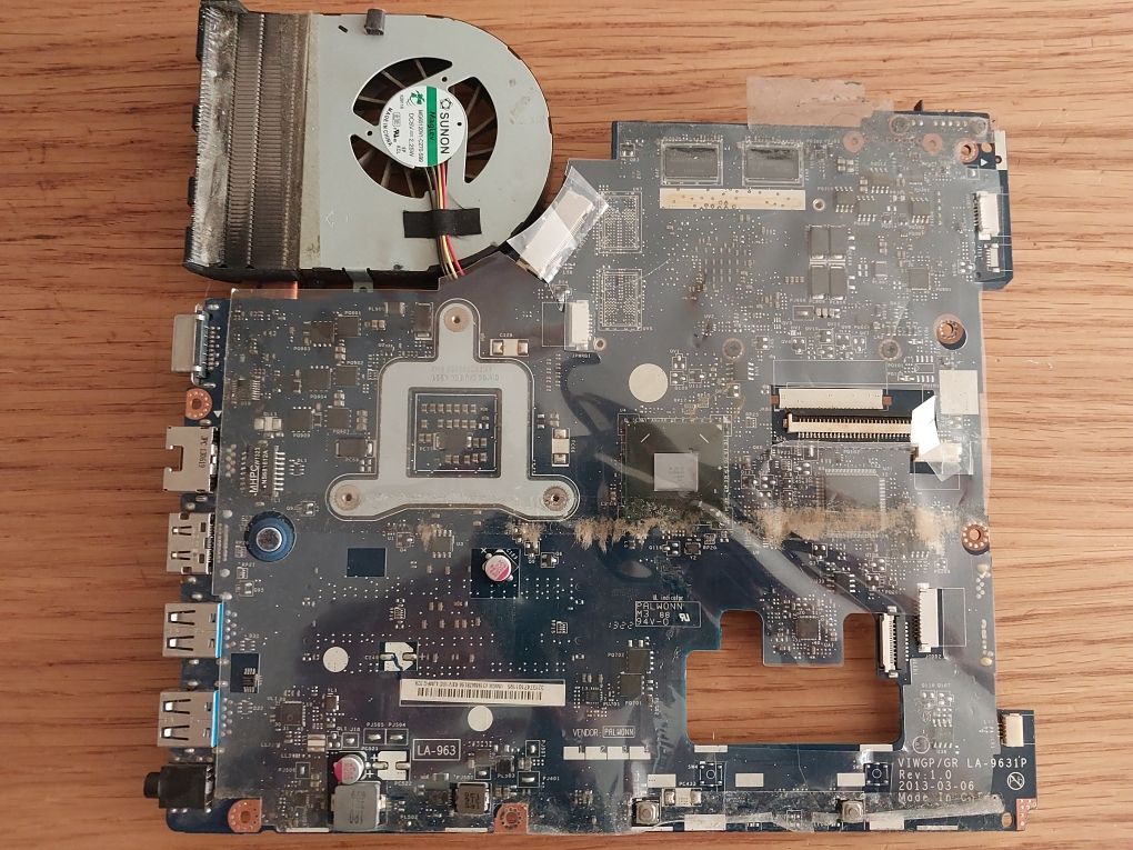 Płyta główna Lenovo G500 uszkodzona LA-9631P