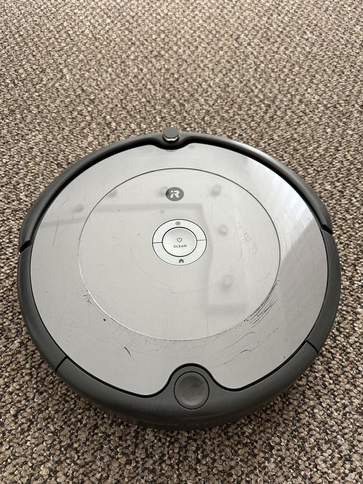 Robot sprzatajacy iRobot Roomba 697