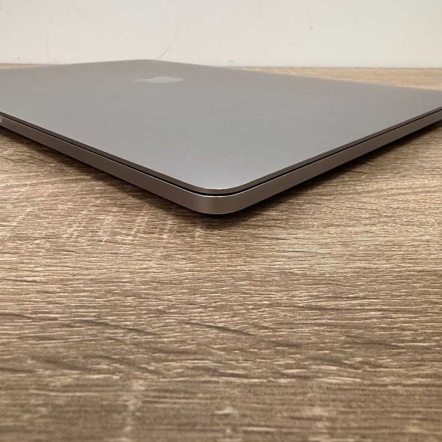 MacBook Pro 15" i7/16Gb DDR4/SSD 256Gb/Radeon 555 2Gb (код: M0603)
