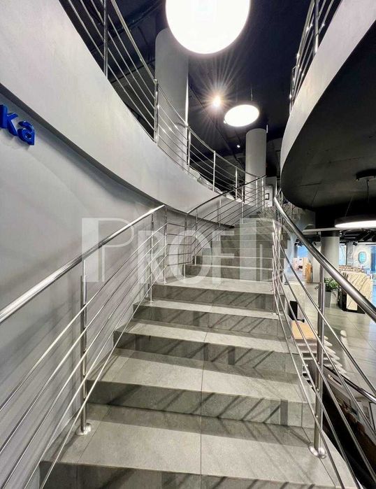 Фасадне торгове приміщення пр Володимира Івасюка Оболонь (1700 м2)