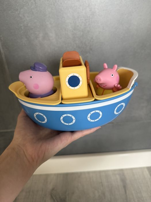 Świnka Peppa i dziadek świnka zabawa na Lodzi