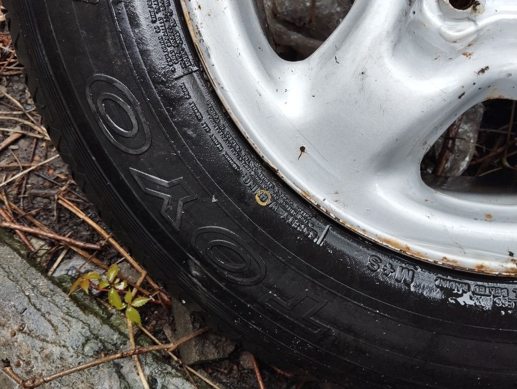 Автошина 225/70/16 Toyo с диском