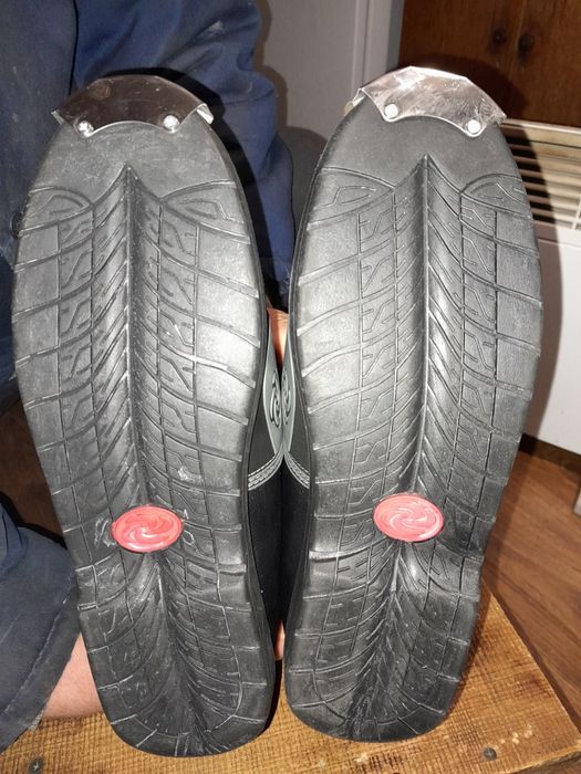 Продам мотоботи.