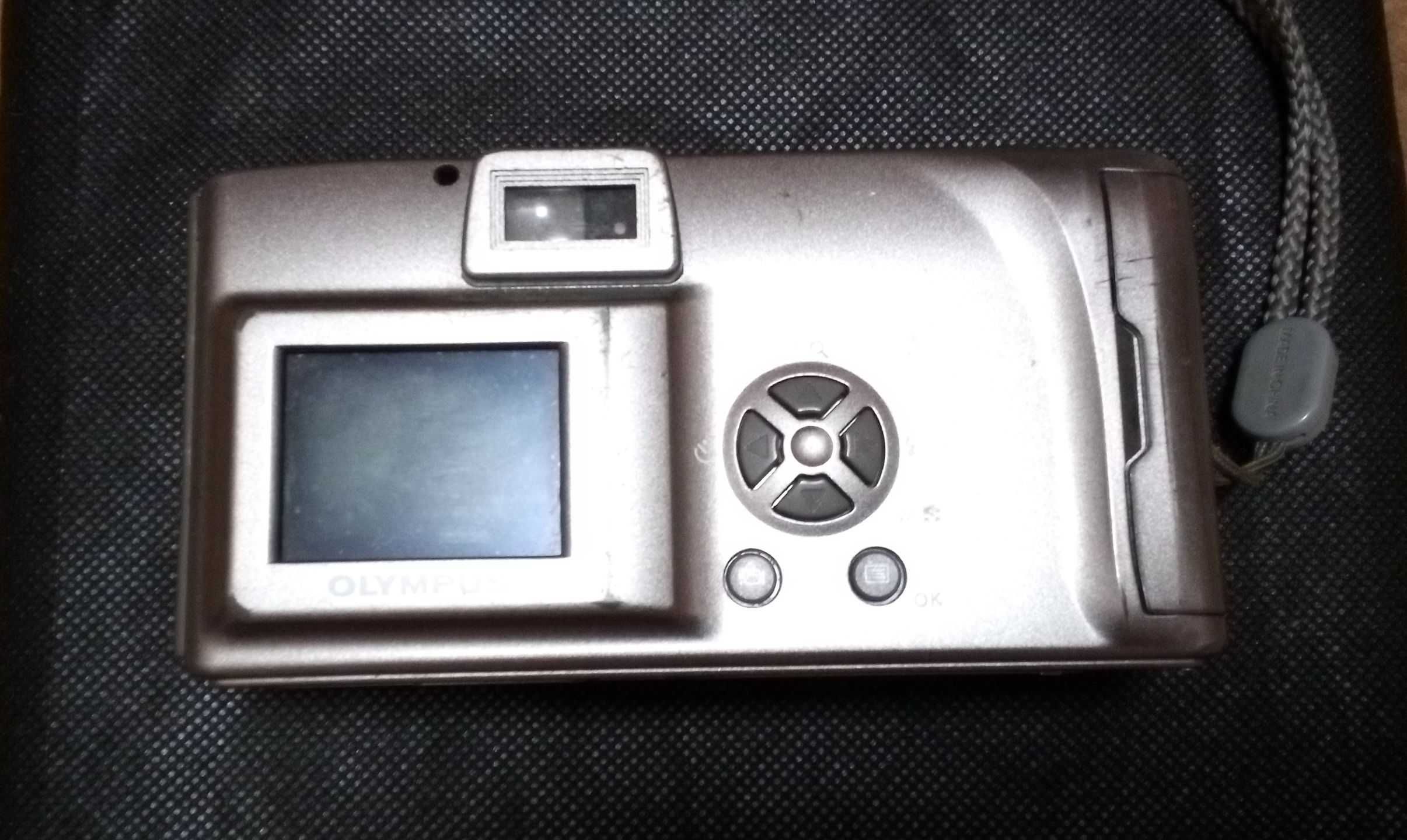 OLYMPUS D-380 Антикварний цифровий фотоапарат.