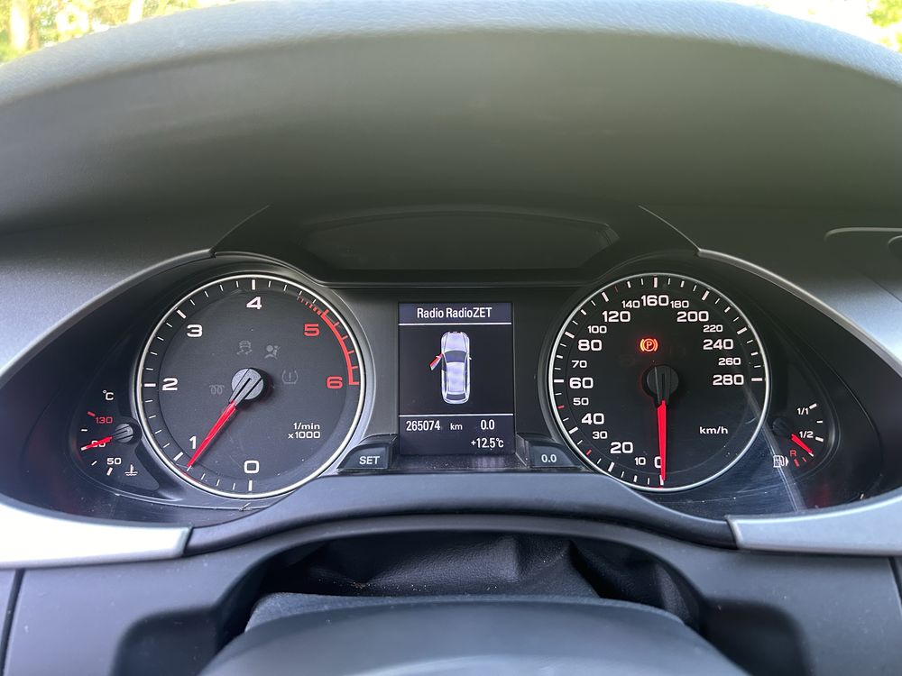 Audi A4 B8 2.0 TDI / 2008 / HAK / skóry / OPIS