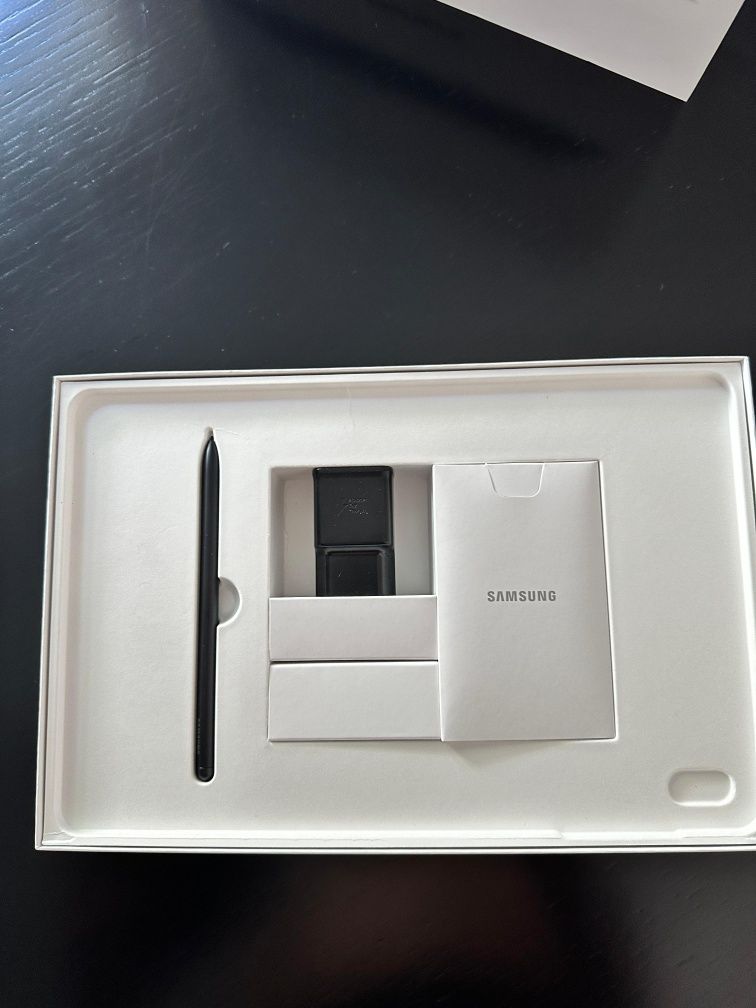 Samsung Galaxy Tab S7 FE com caneta