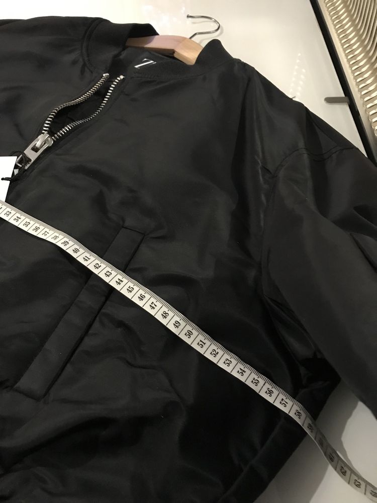 Nowa czarna nylonowa krótka kurtka bomberka Zara S
