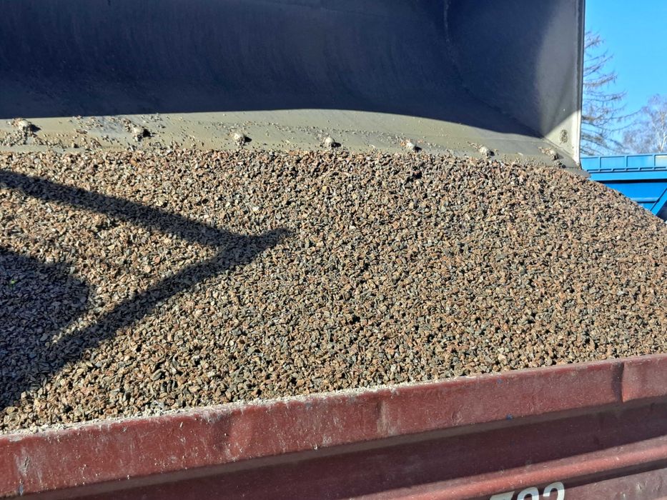 Grys porfirowy czerwony kruszywo porfir Kraków i okolice mała wywrotka