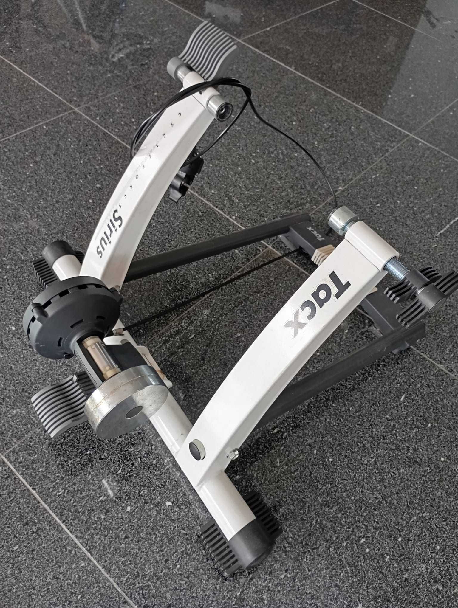 Rolo de treino Tacx Sirius