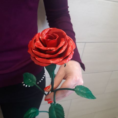 Кованая роза ручной работы