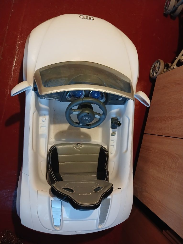 Продам    ауді R8