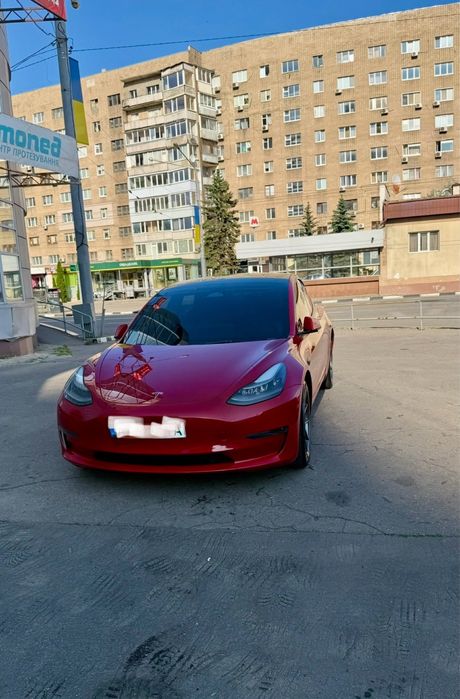 Продать тесла модель 3