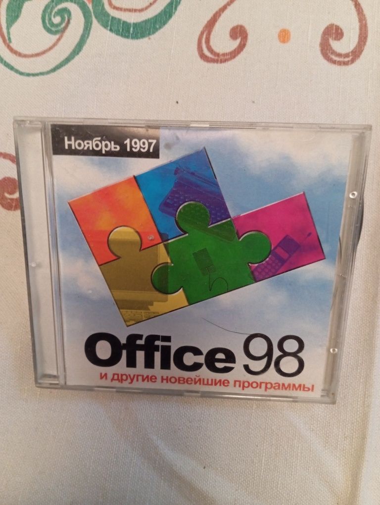Windows 98 Oficer Rus/UK 1997
