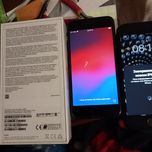 Продам IPHONE SE 2020 Чорний