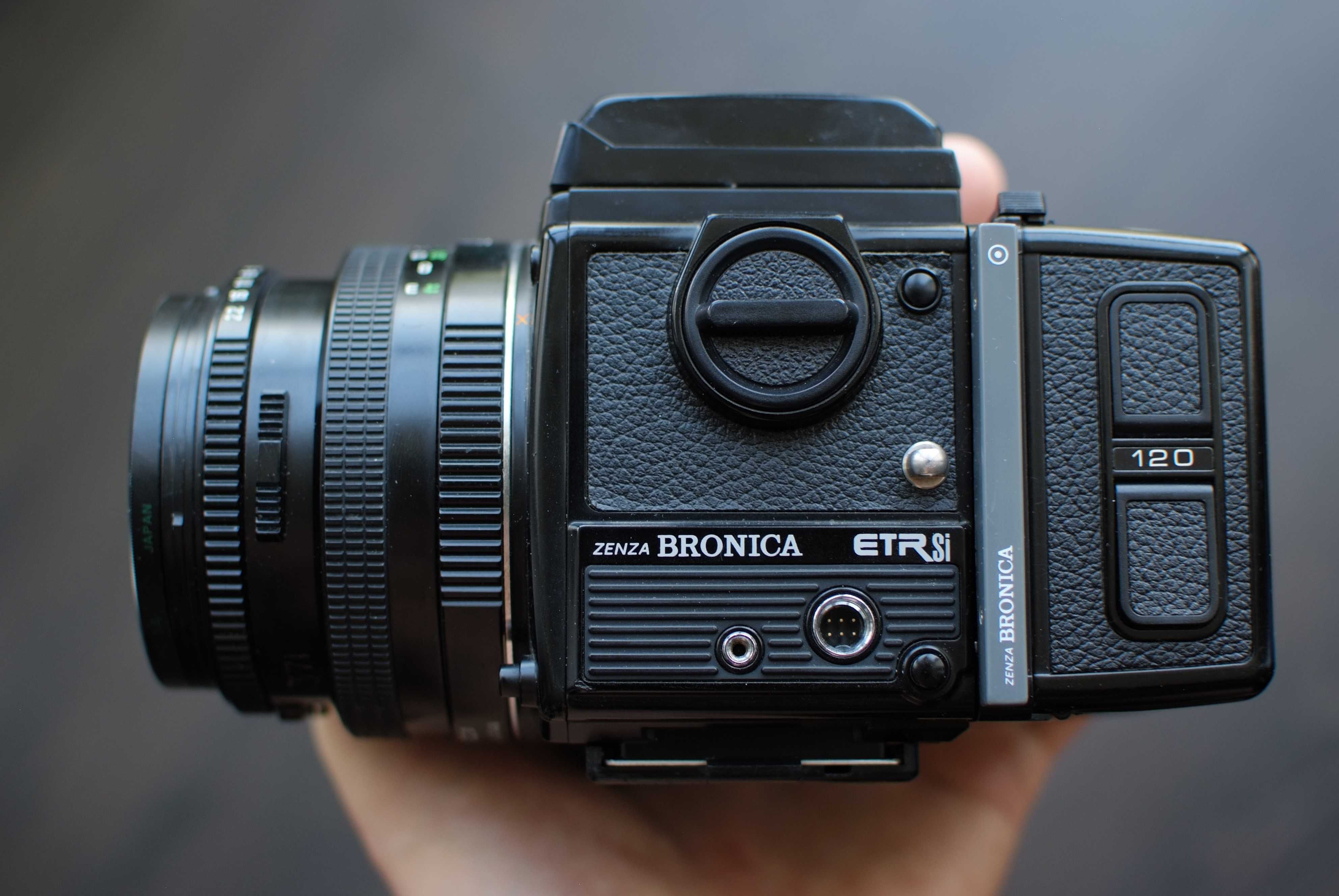 Bronica ETRSi + Zenzanon 75 2.8 PE + 2 задника средний формат 645