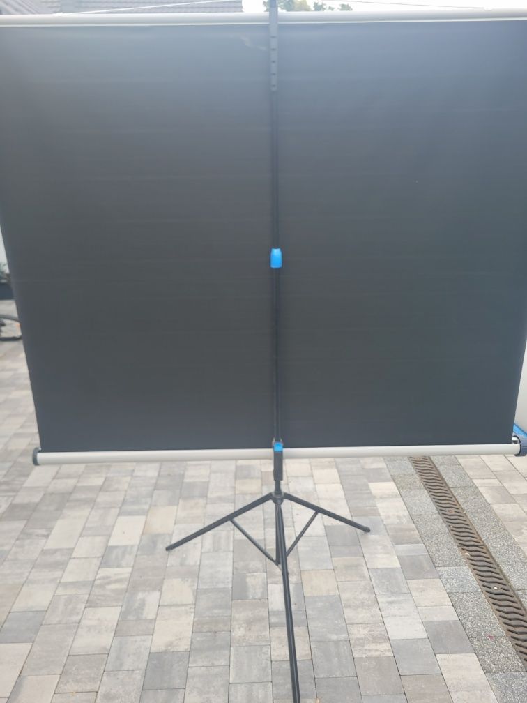 Ekran do projektora na statywie 175x132cm Nobo