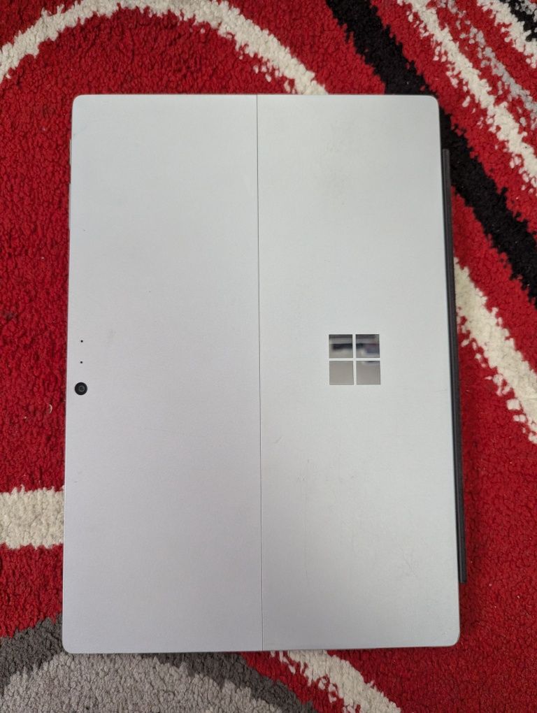Microsoft surface pro 5 I5-7300u 4/128 1796