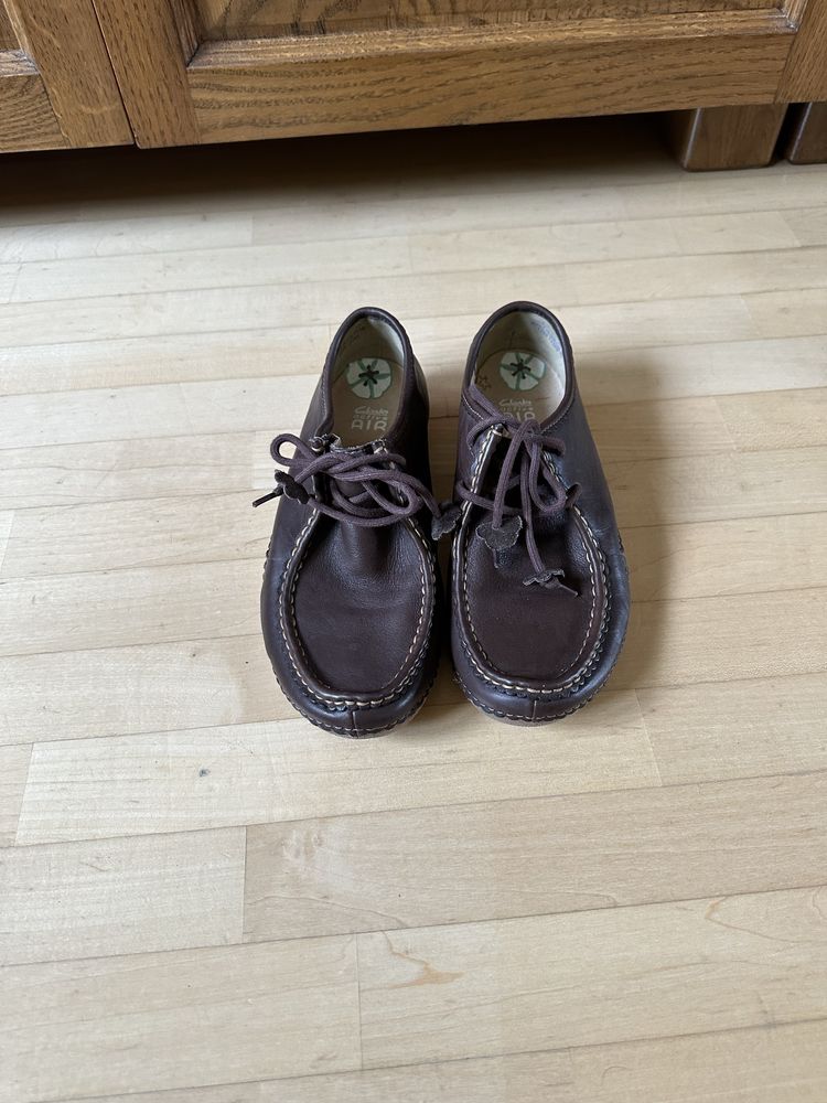 Мокасини Clarks шкіряні жіночі взуття