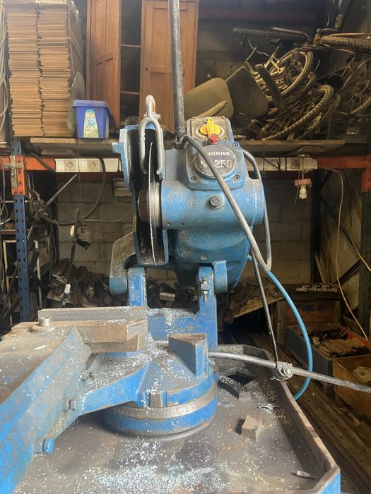 Máquina de Cortar Ferro