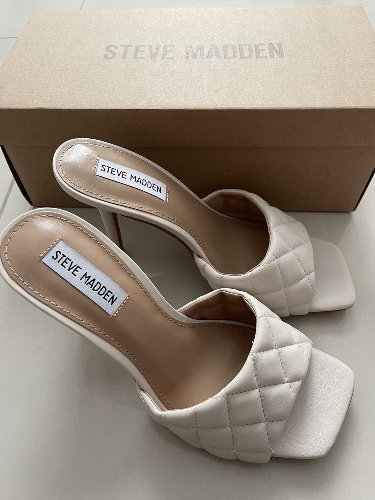 Klapki STEVE MADDEN Signify rozmiar 40 beżowe nowe z metką