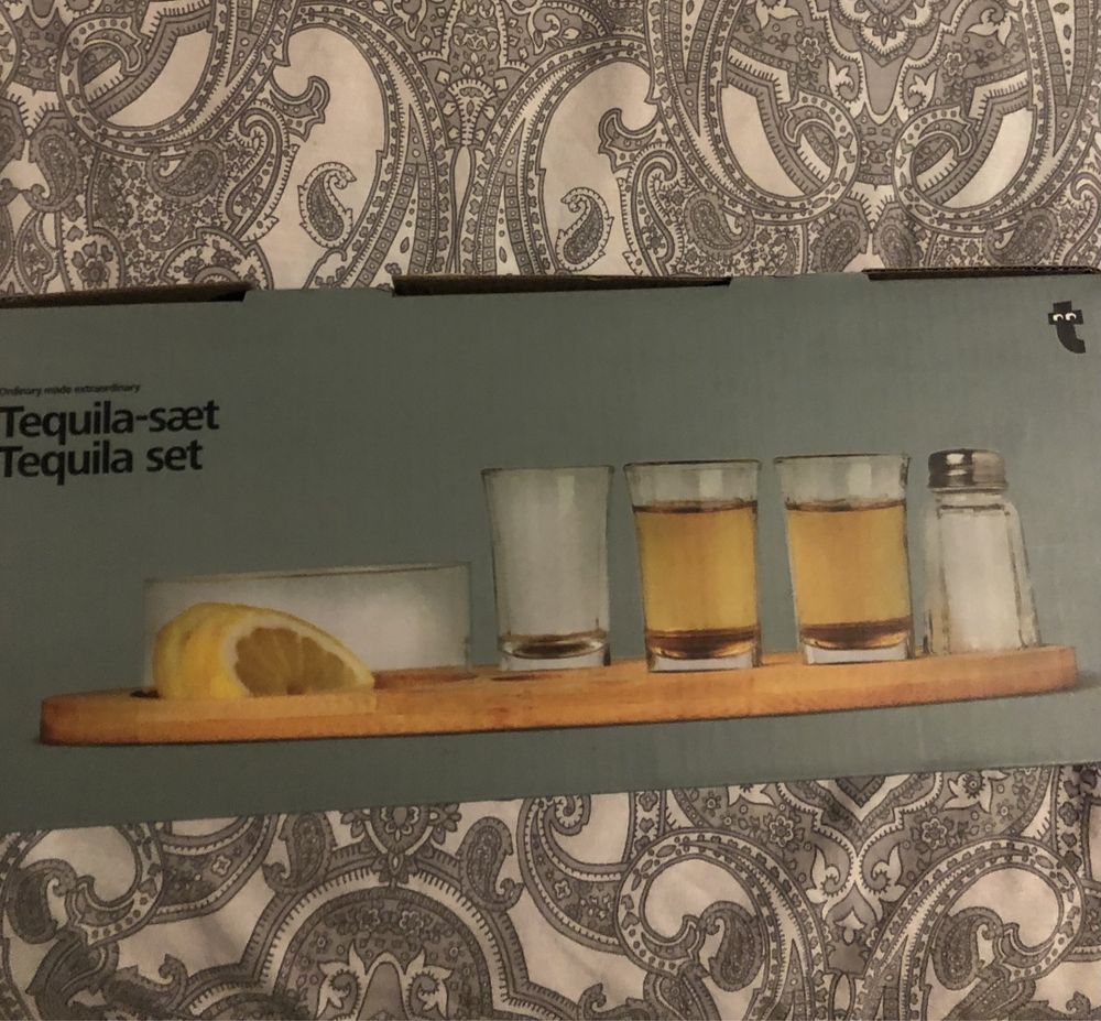 Set de tequila e jogo spin the bottle