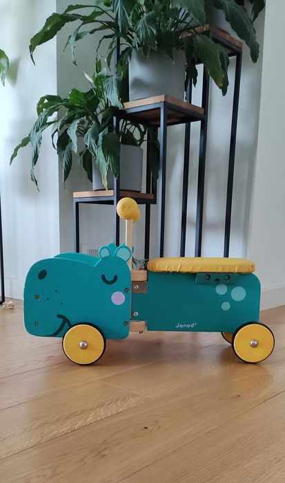 Janod drewniany jeździk ze skrzynią Hipopotam