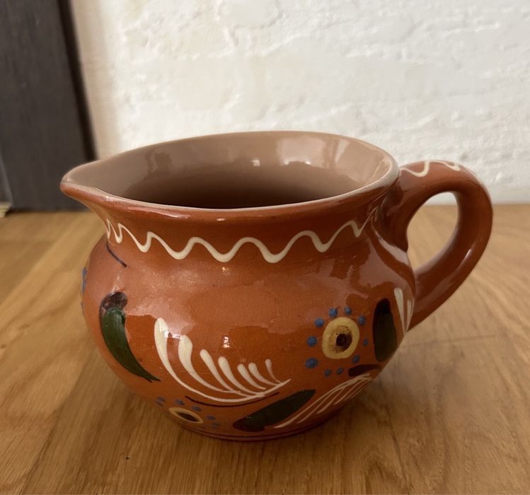 Горщик з глини новий